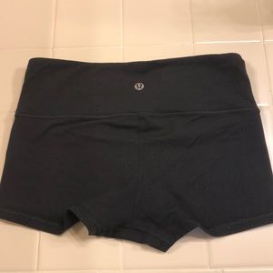 Lululemon shorts 2”